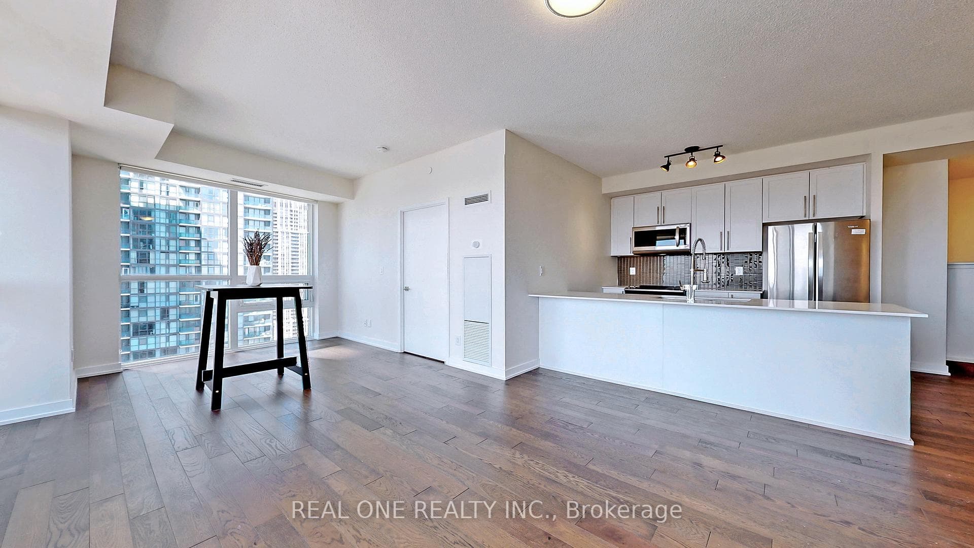510 Curran Place Unit 2104 photo 10