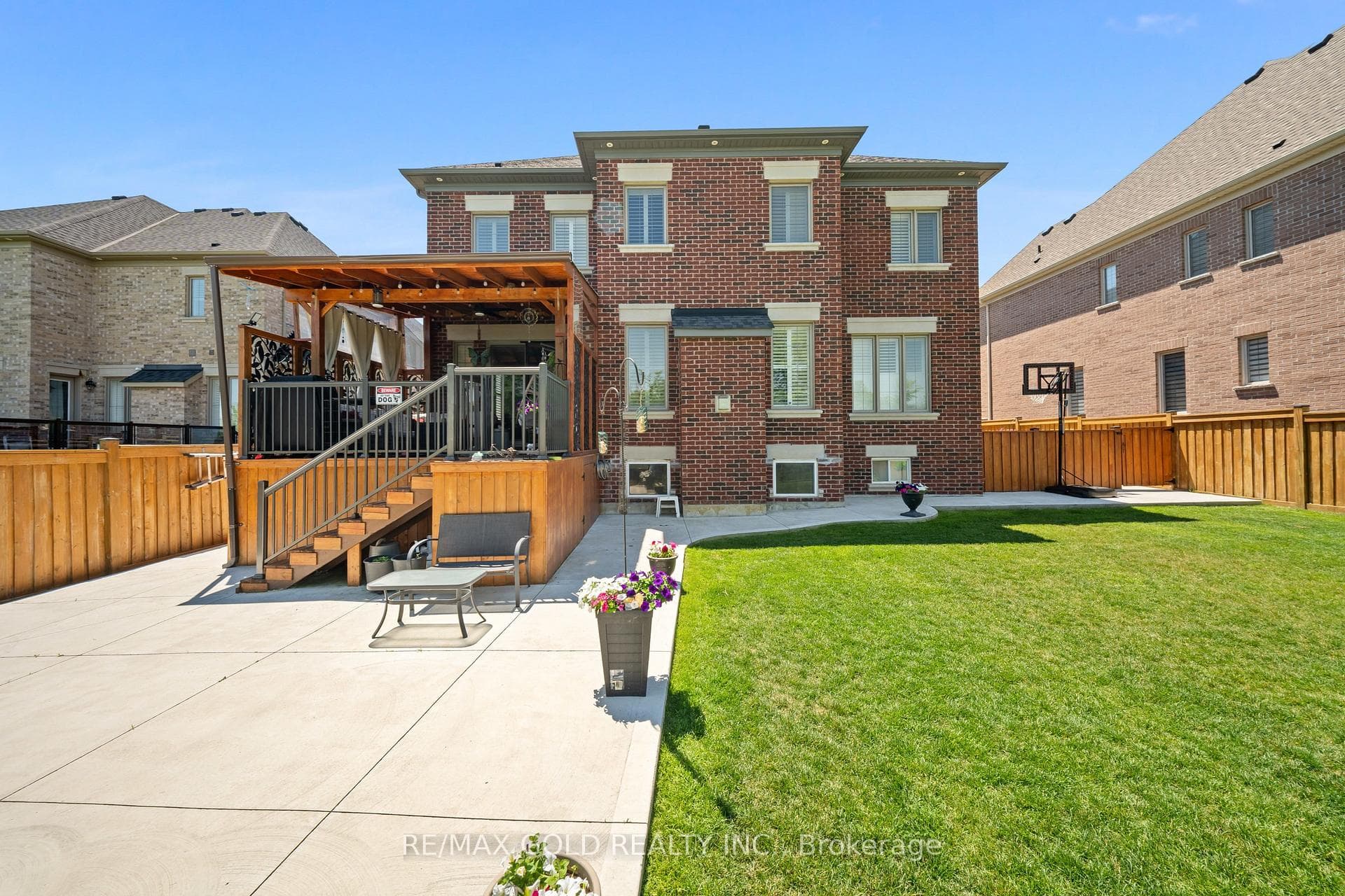 26 Spain Crescent photo 37