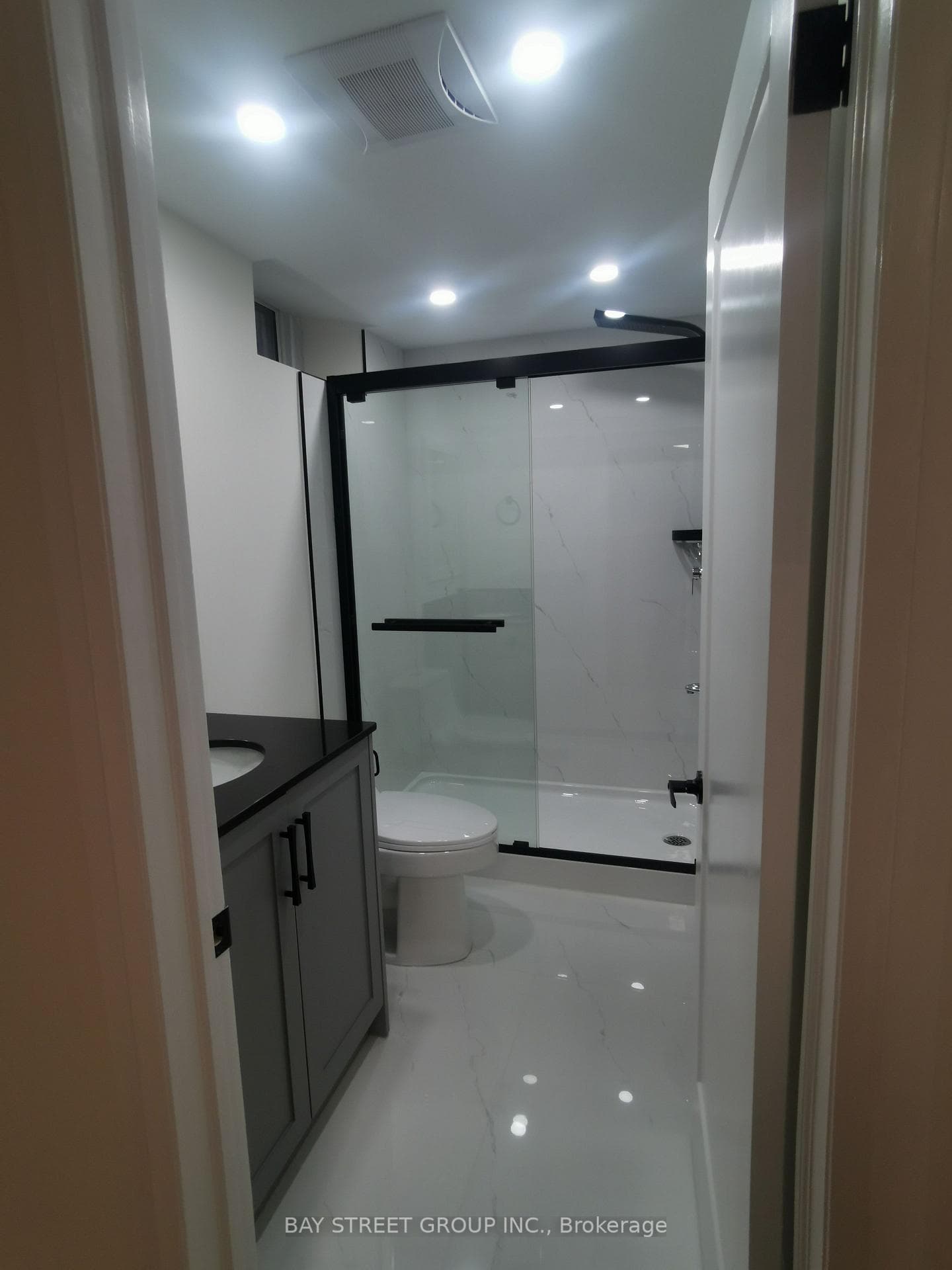 3 Feltham Road Unit Basement photo 15