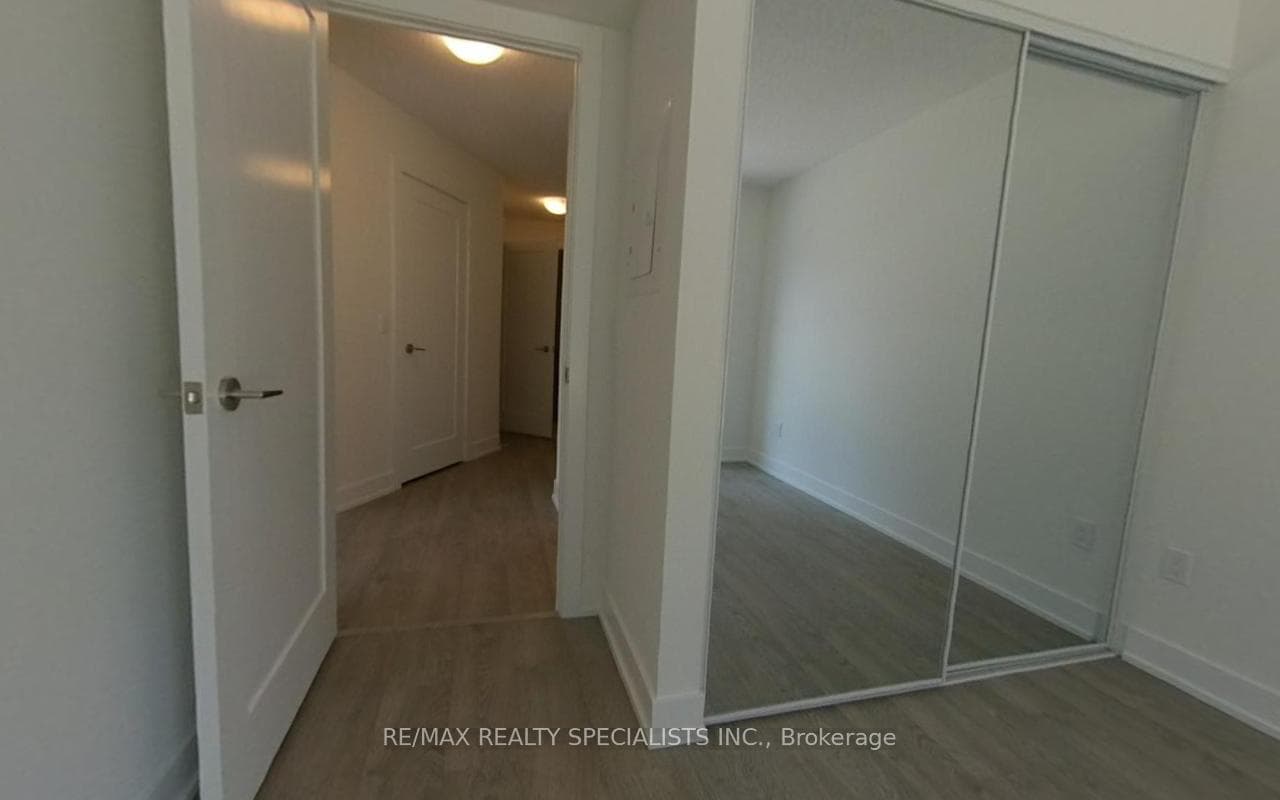 9 MABELLE Avenue Unit 422 photo 23