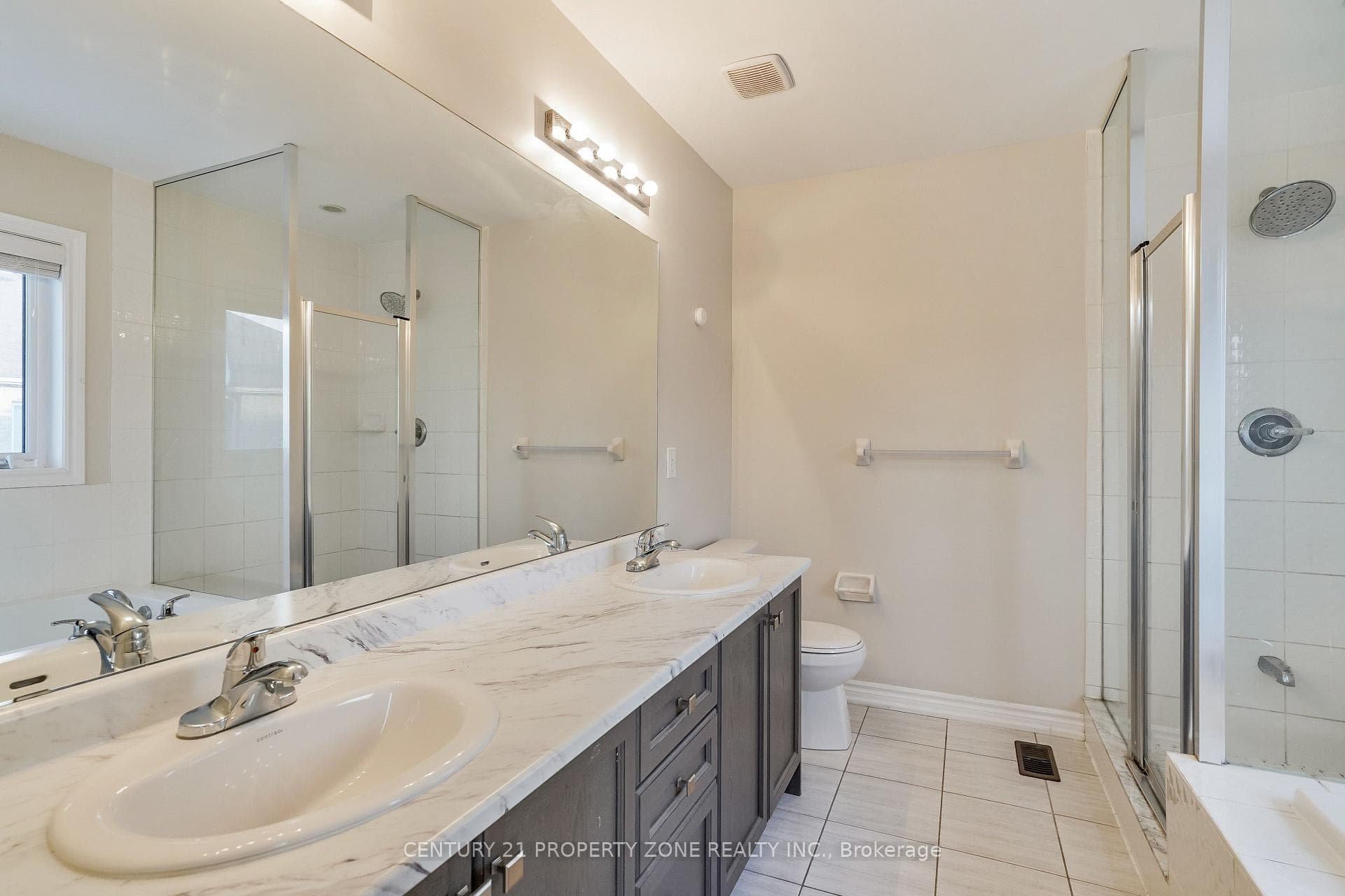 38 Dolobram Trail Unit Upper Level photo 14