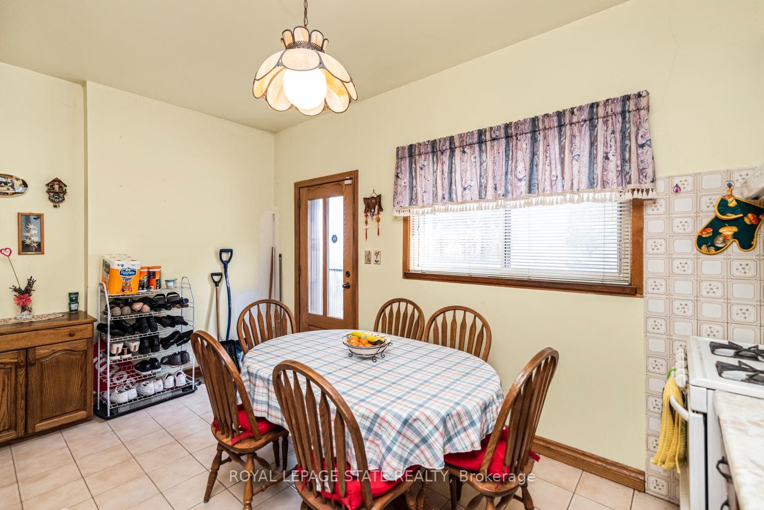 538 Hughson Street photo 17