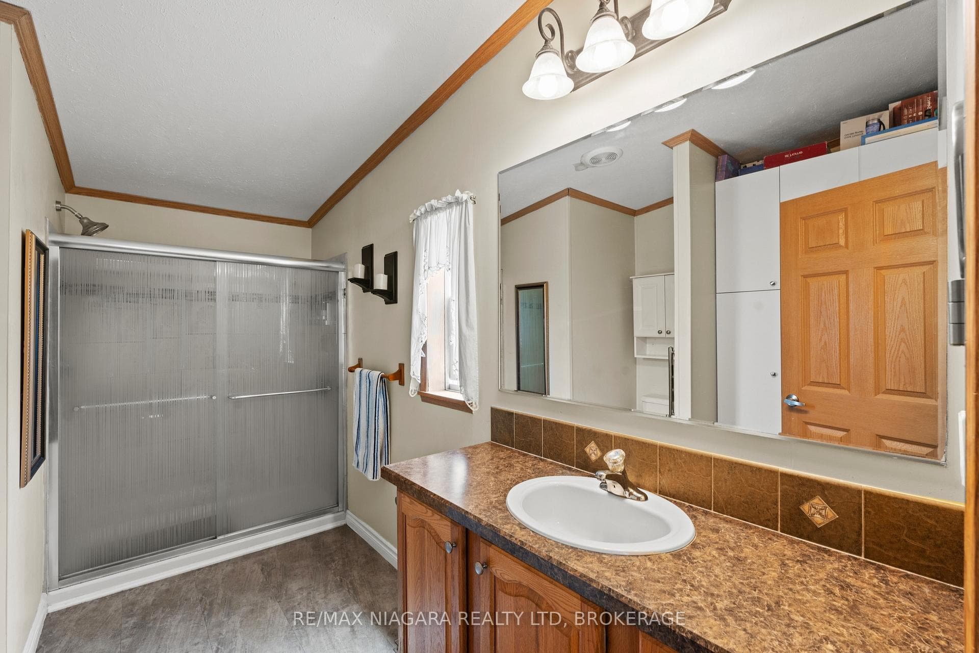 3033 Townline Road Unit 195 photo 19
