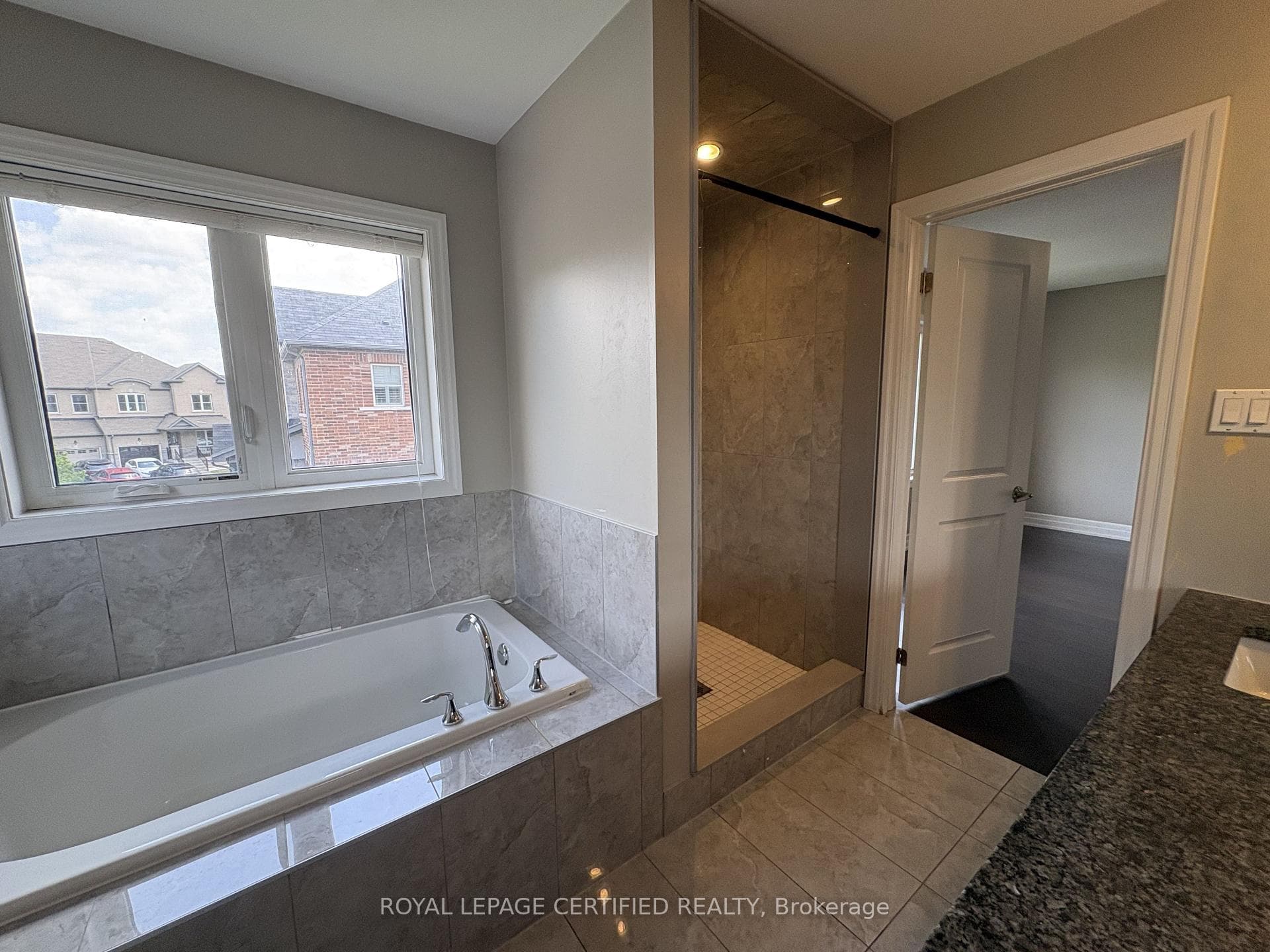 271 Andrews Trail Unit Upper photo 9