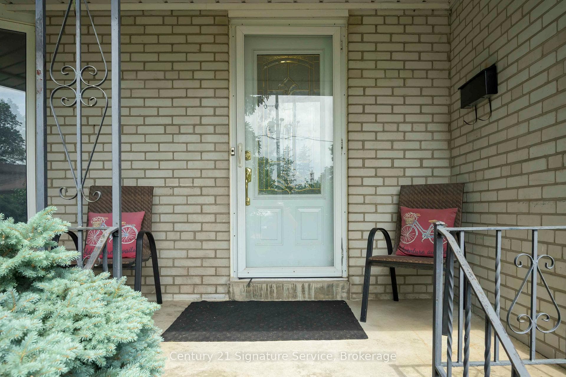2150 Greenhurst Avenue photo 2