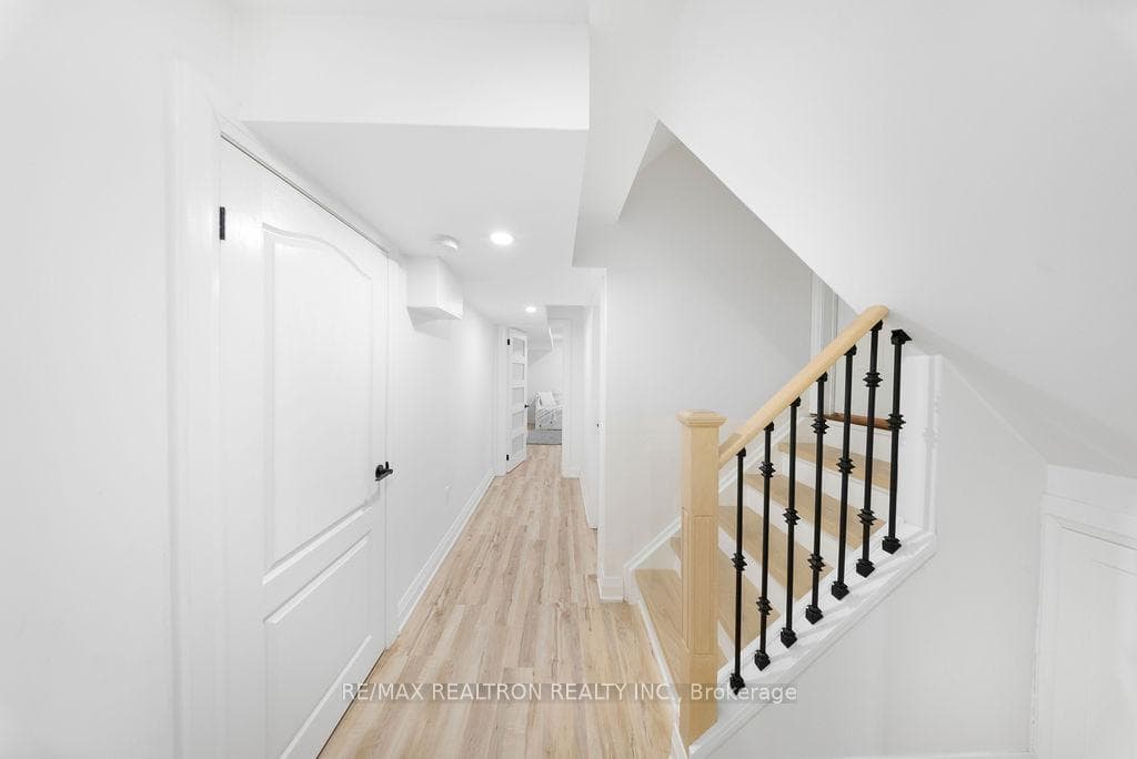 678 Skye Court photo 31
