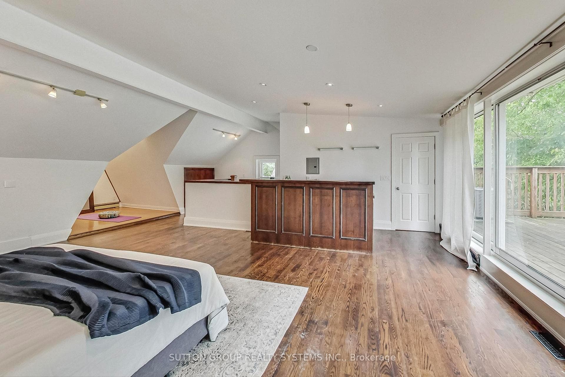 3rd Floor Master or Family Room