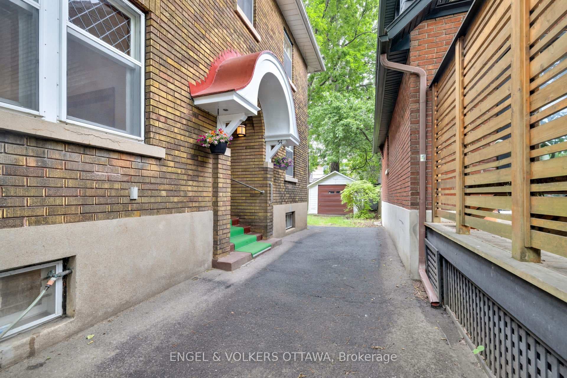 54 Glendale Avenue photo 5