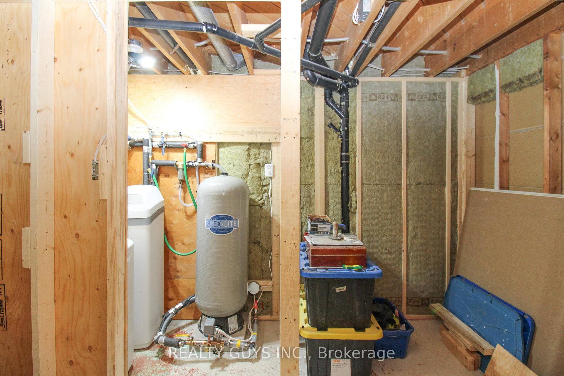 316 Douglas Road photo 49