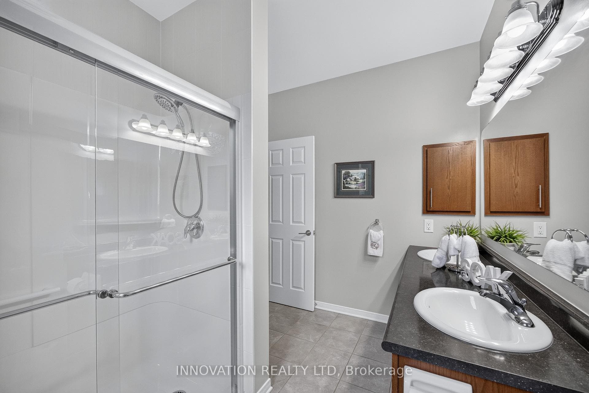 249 Edey Street photo 36
