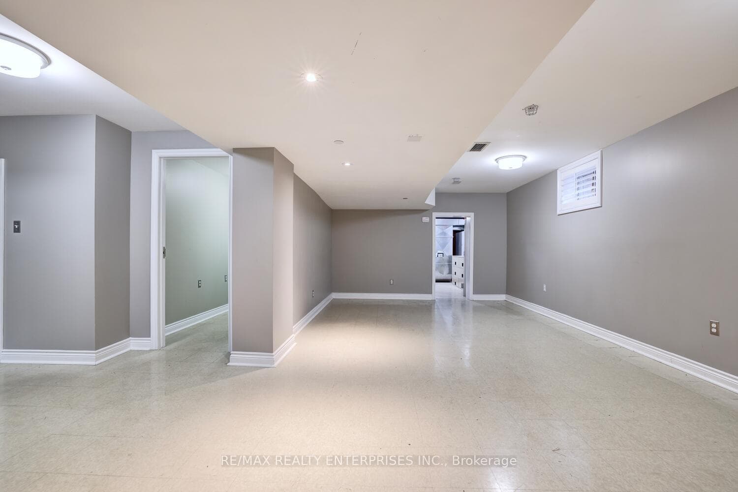 1751 Queen Street photo 23