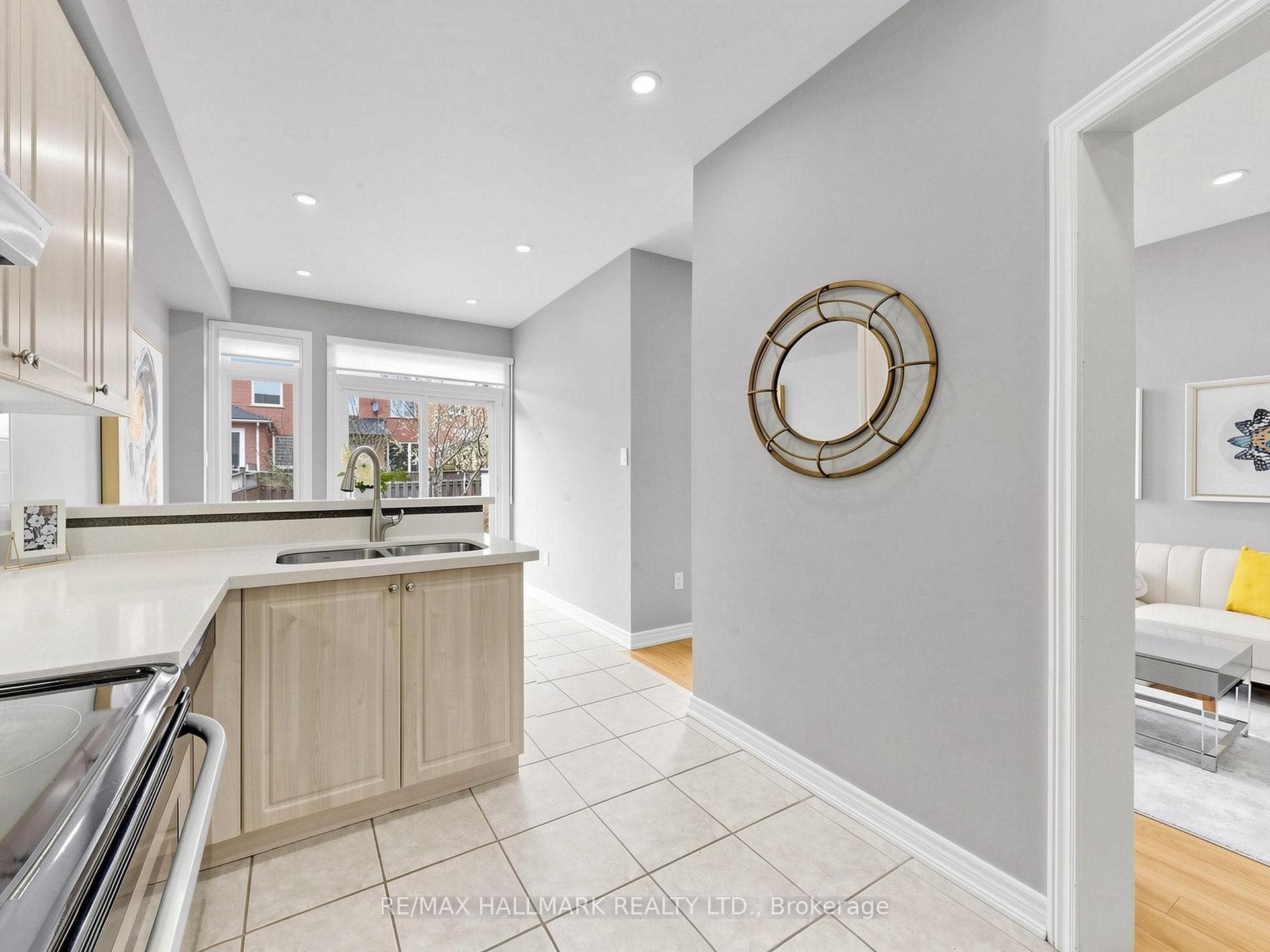 44 Venture Avenue photo 14