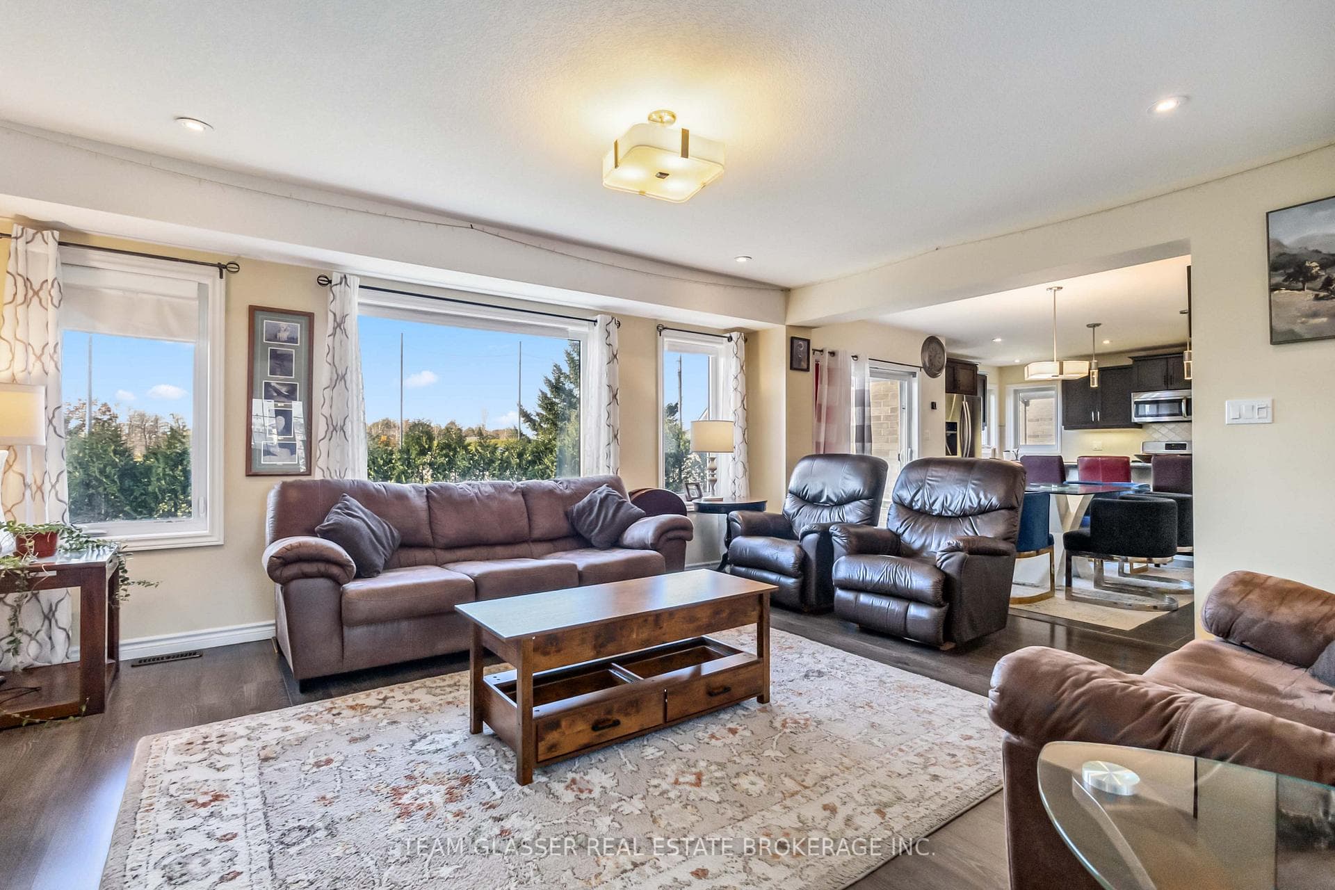 51 Mcguire Crescent photo 5