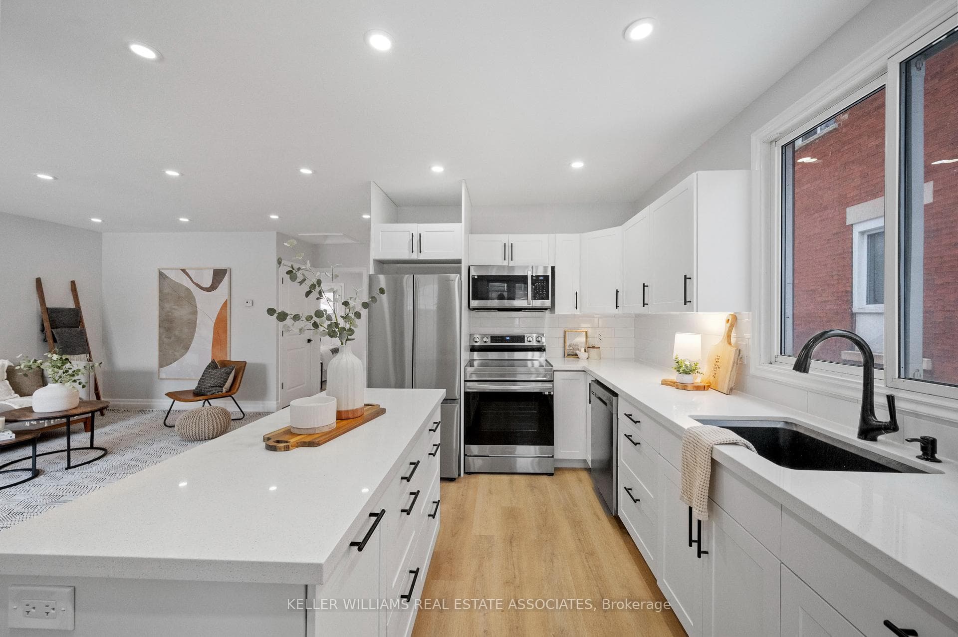 375 York Road photo 2