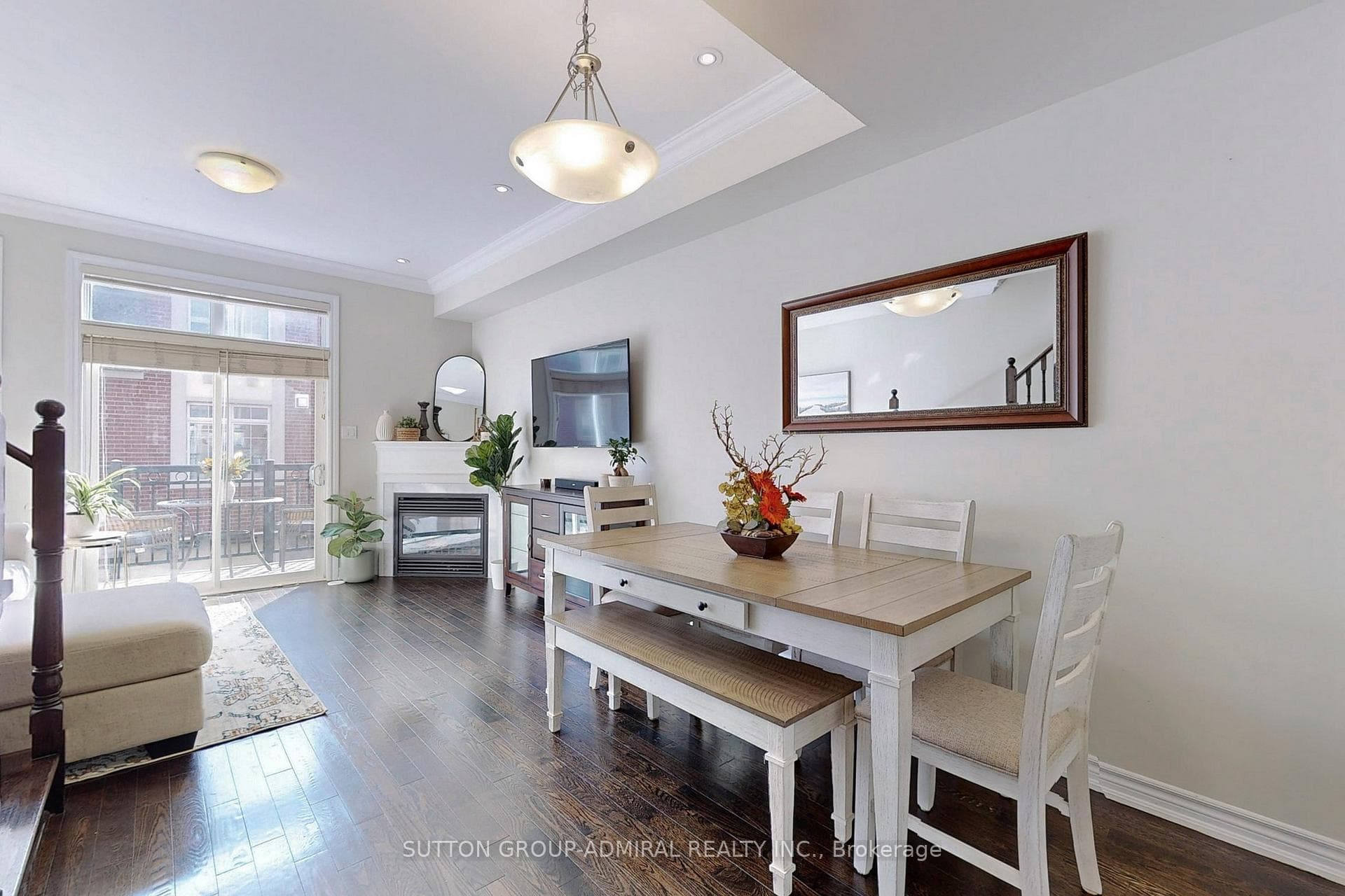 99A Finch Avenue photo 5