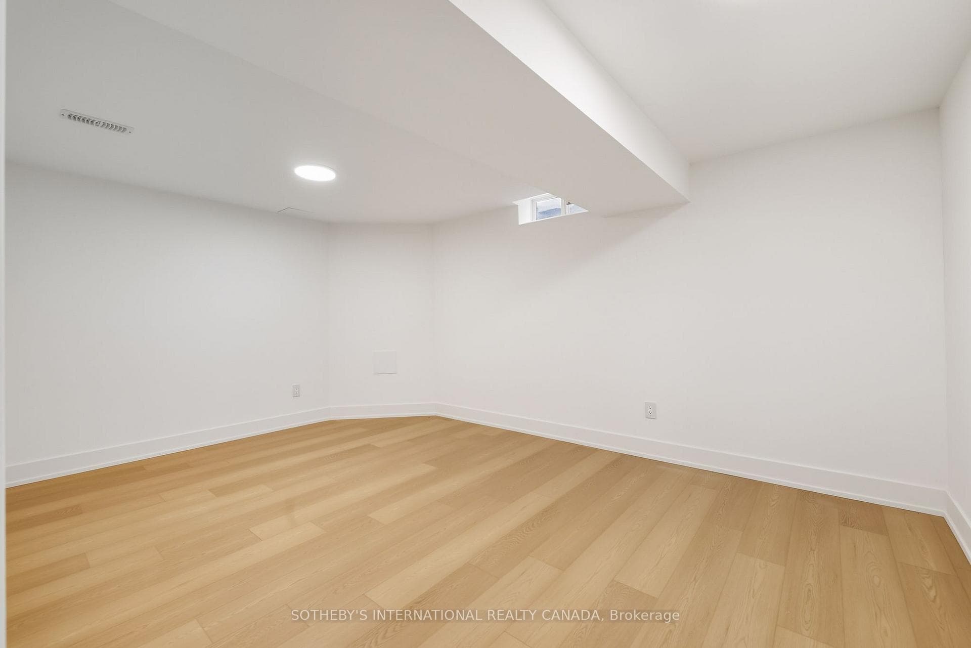 4 Dersingham Crescent photo 47