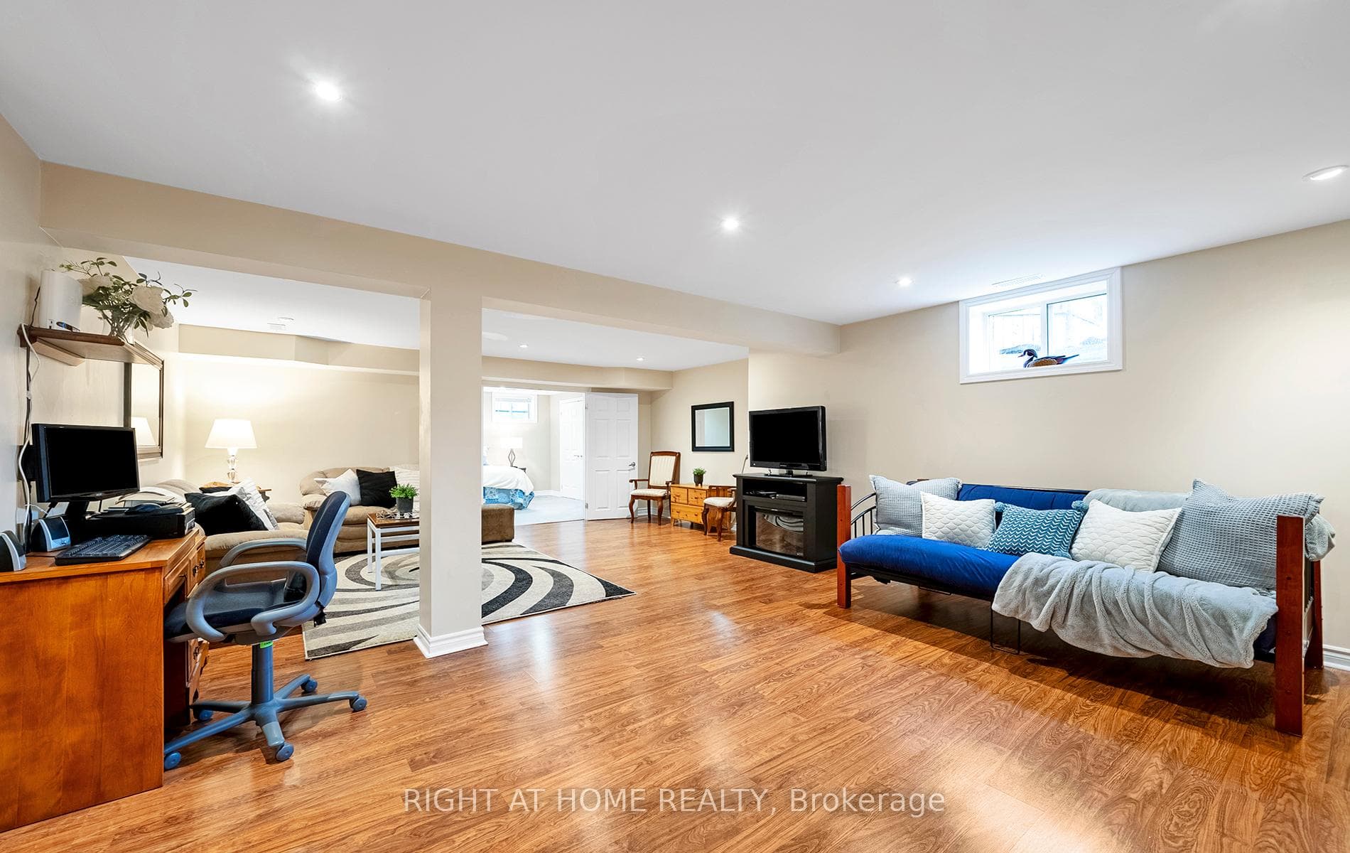 35 Sadler Crescent photo 34