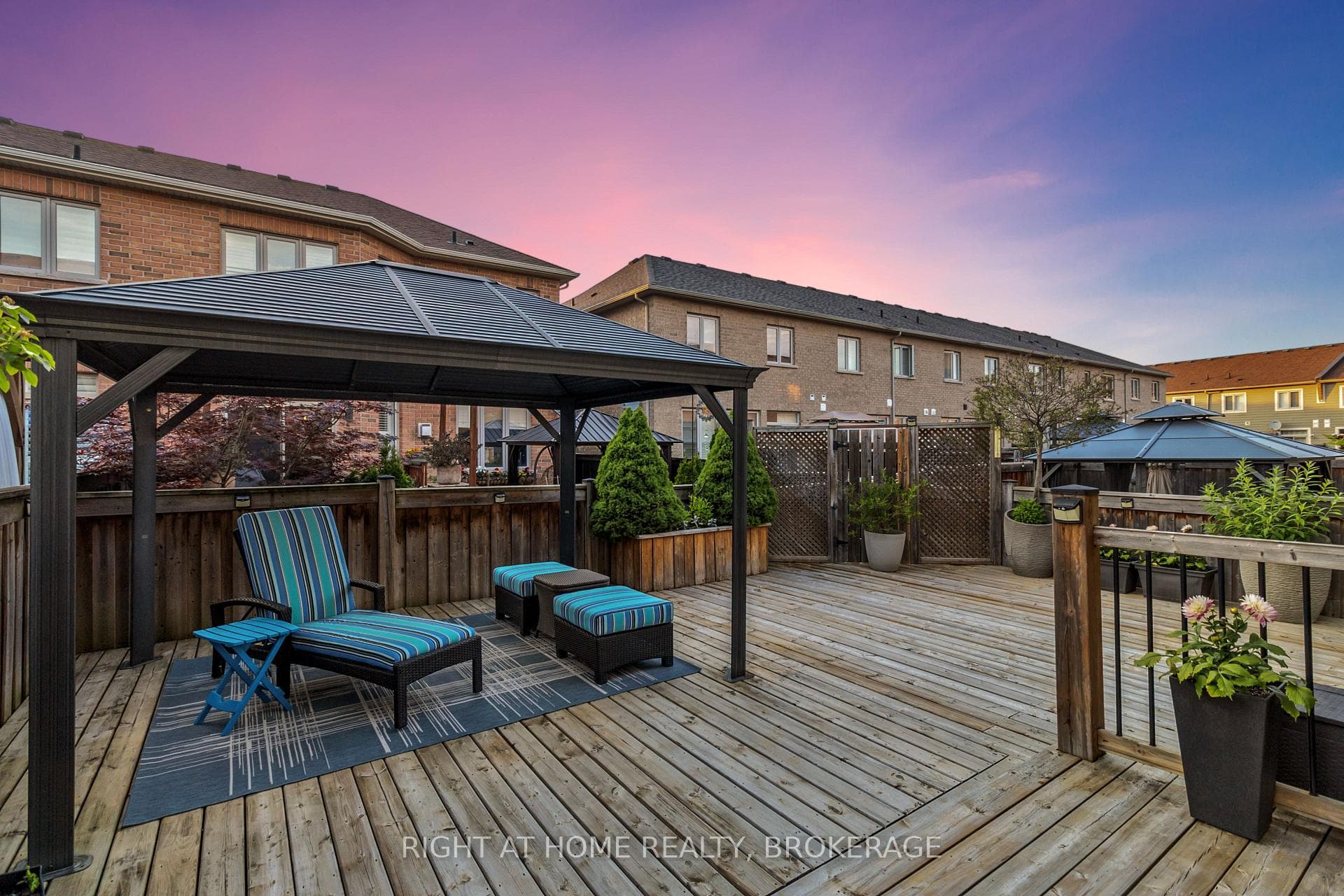 114 Aird Court photo 35