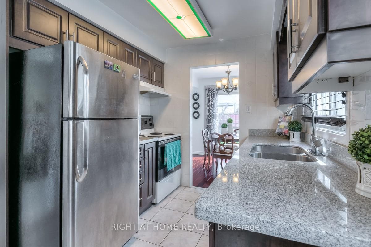 76 Ashridge Drive photo 9