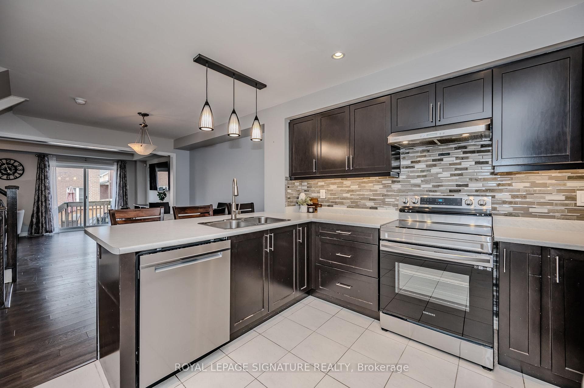 12 Leblanc Crescent photo 4