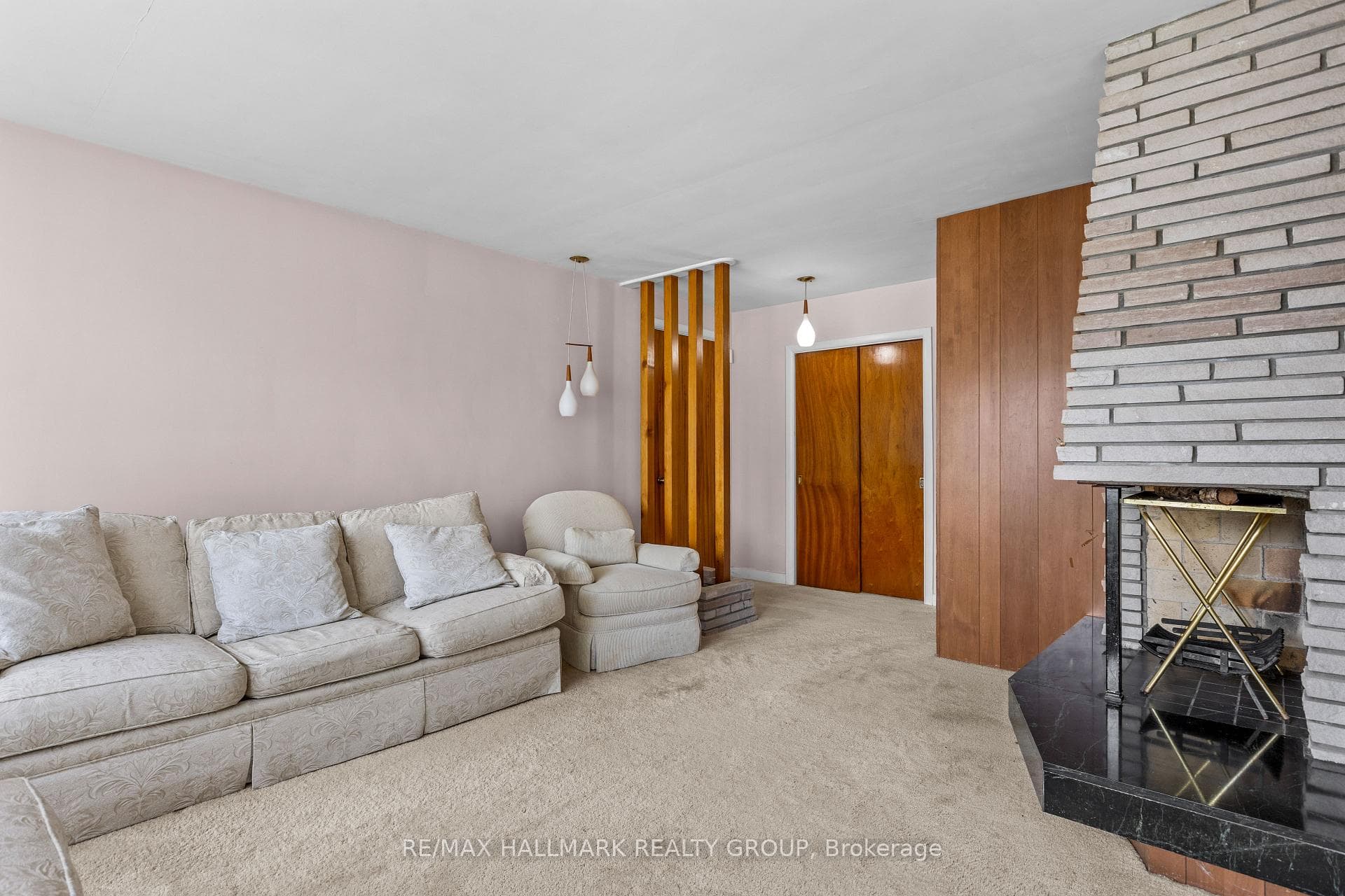492 Vernon Avenue photo 8