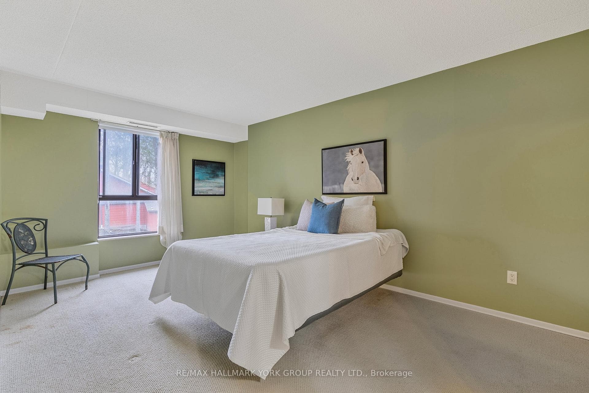 15390 Yonge Street Unit 202 photo 21