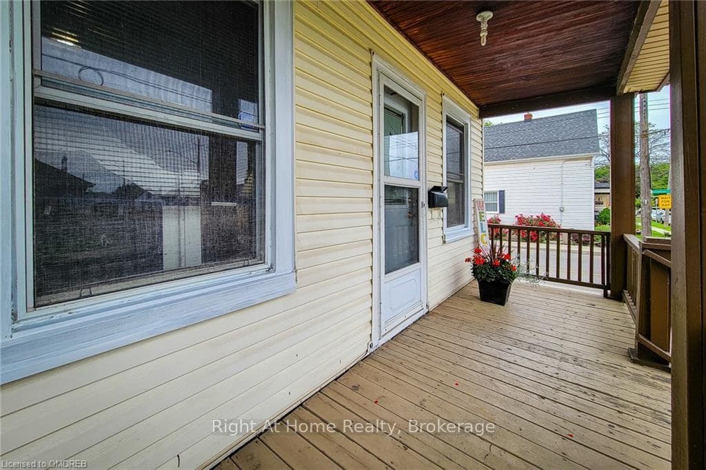 193 WEIR Street photo 7