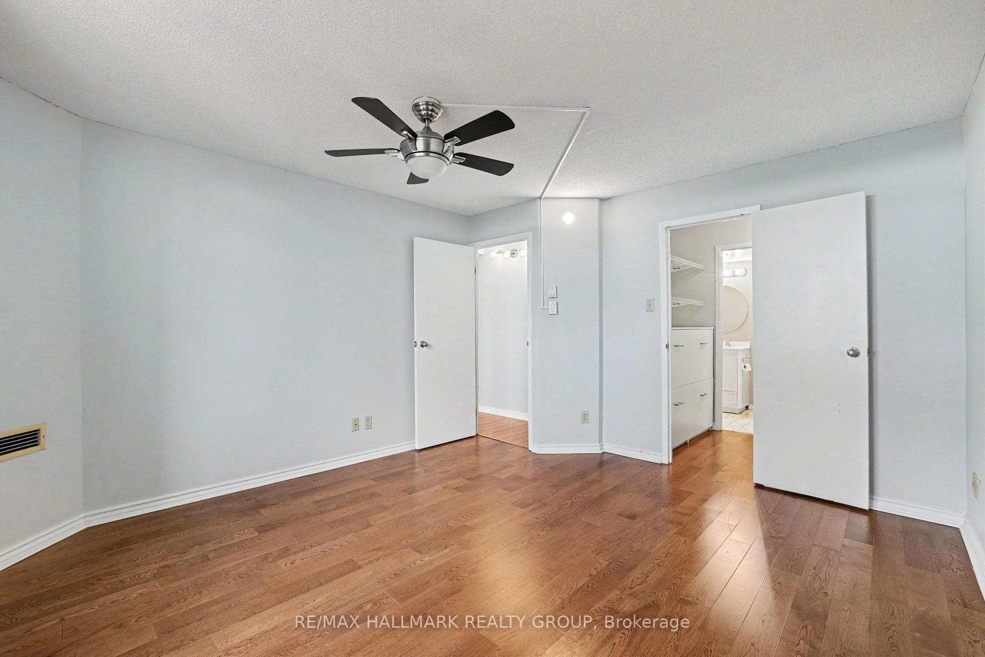 1025 Grenon Avenue Unit 915 photo 18