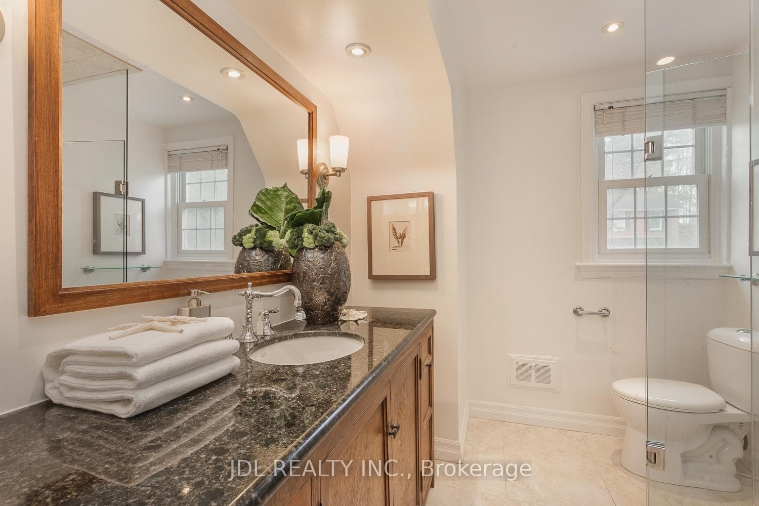 6 Farmingdale Road photo 20