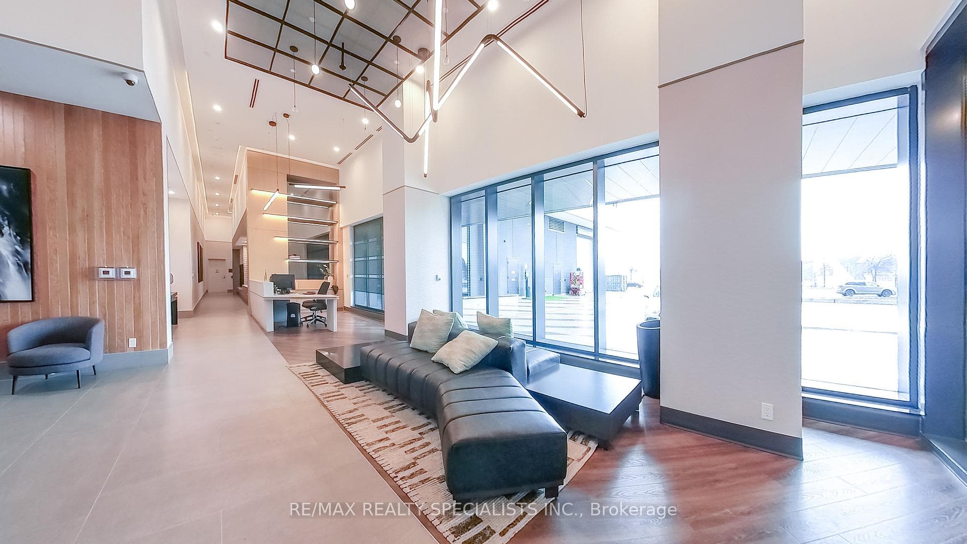 1007 The Queensway N/A Unit 718 photo 5