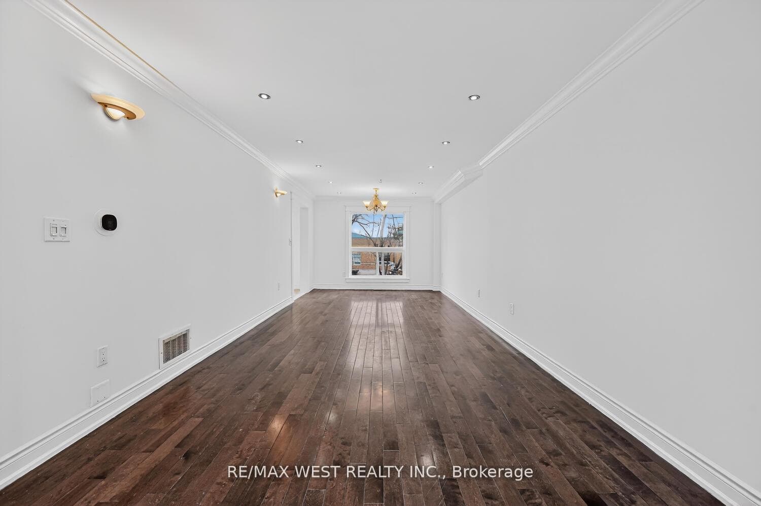 75 Forestgrove Circle photo 9