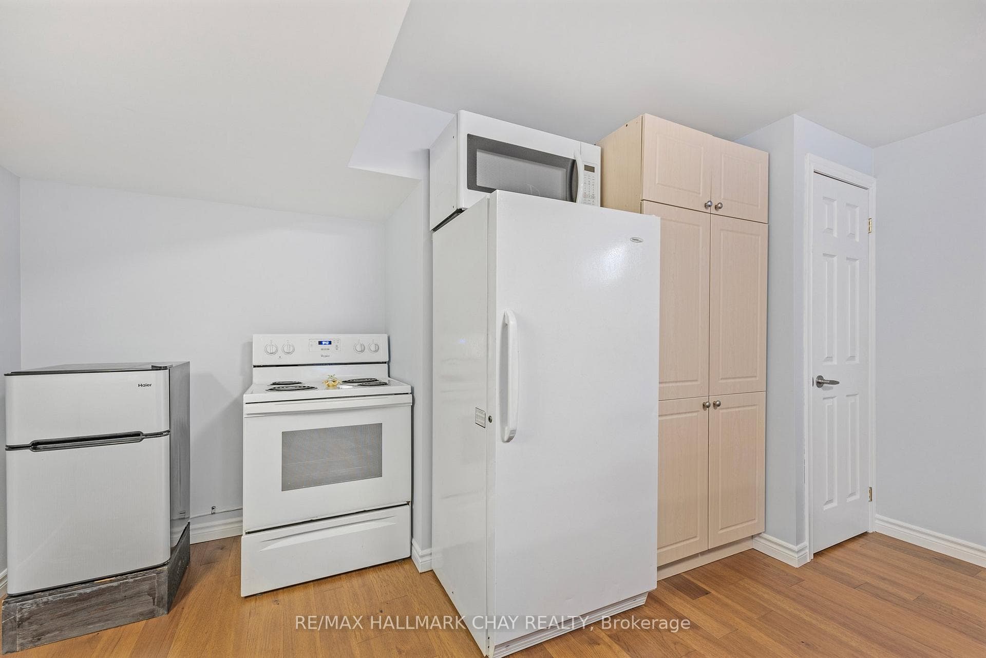 10 Claire Drive photo 25