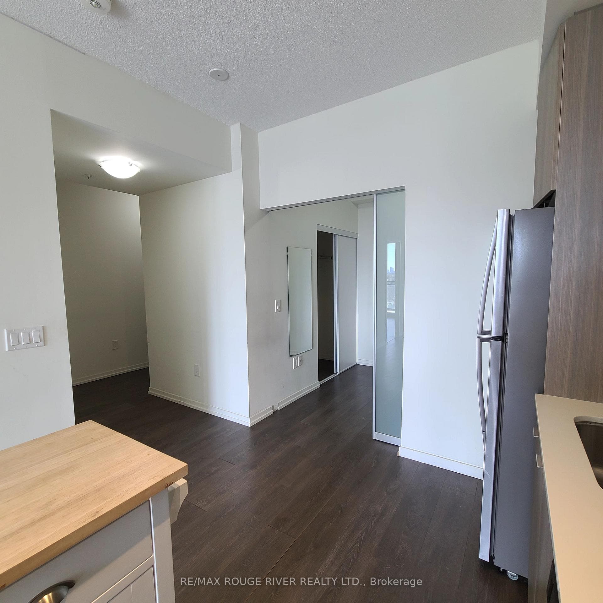 3237 Bayview Avenue Unit 910 photo 6