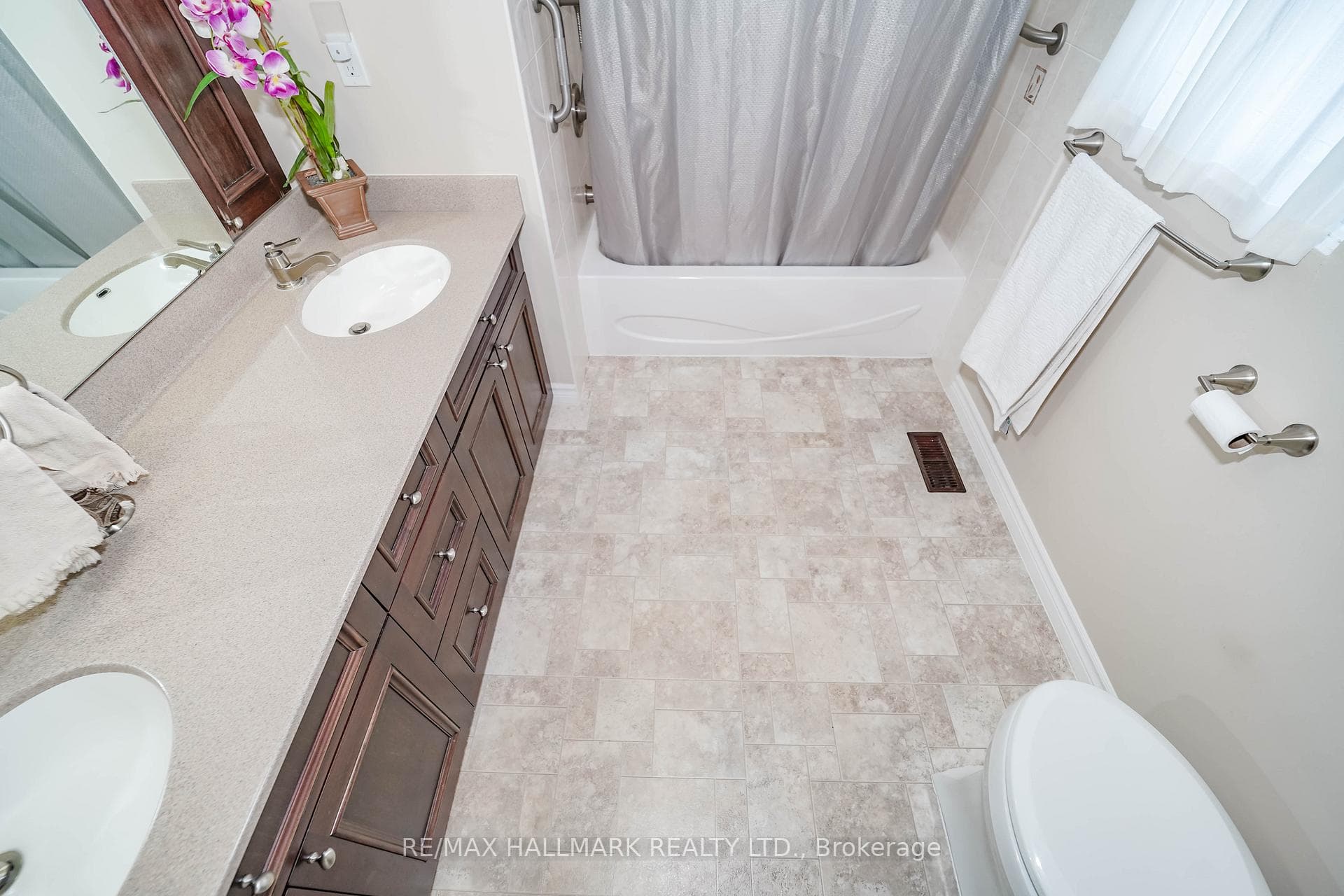 14 Castledene Crescent photo 21