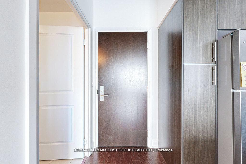 65 Speers Road Unit PH06 photo 3