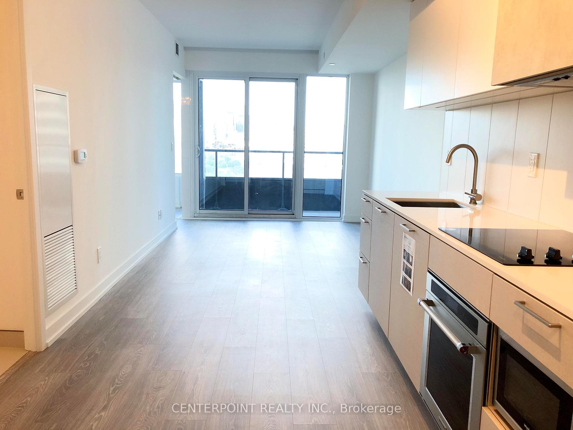 19 Western Battery Road Unit 1520 photo 4