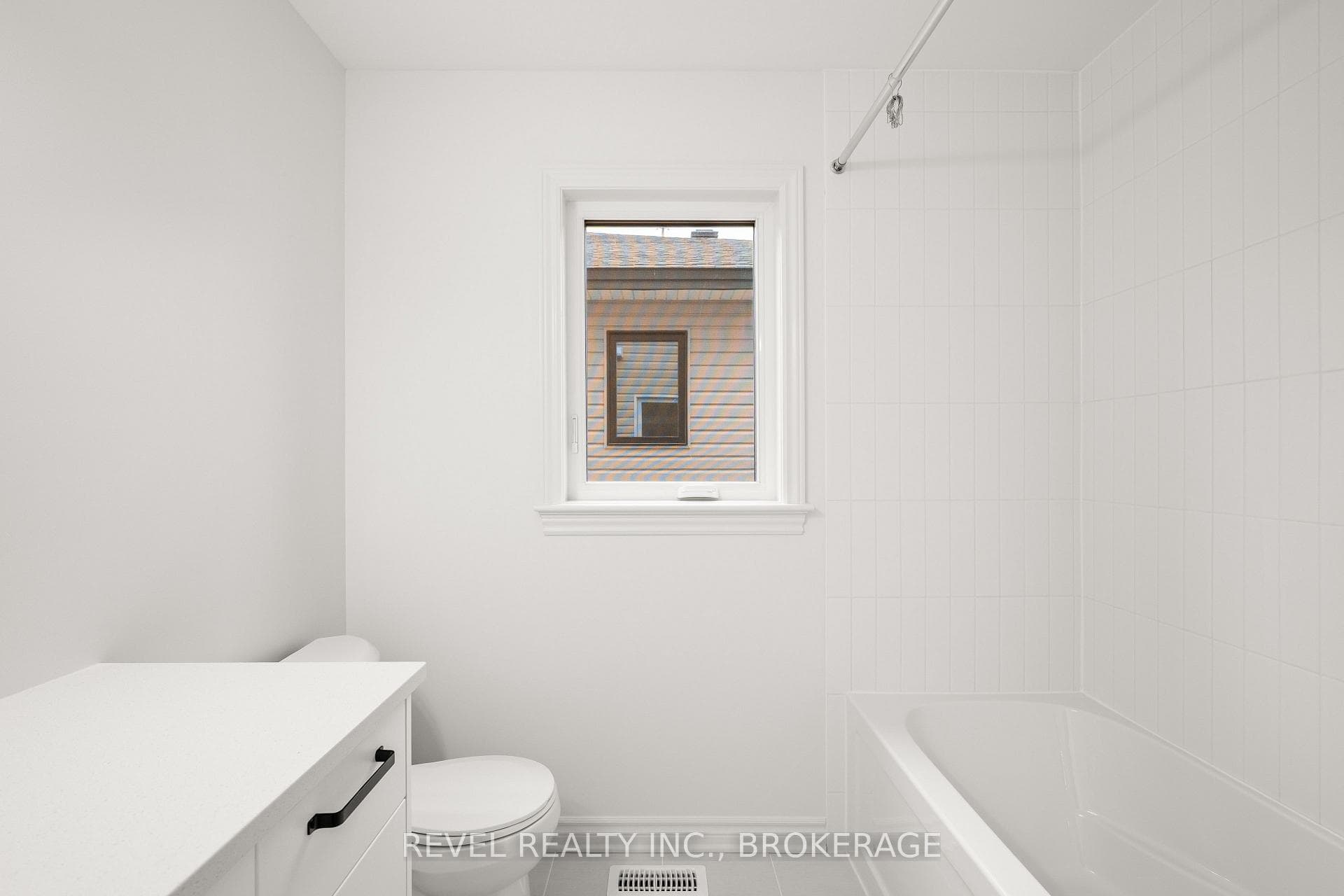 1075 Barrow Avenue photo 25