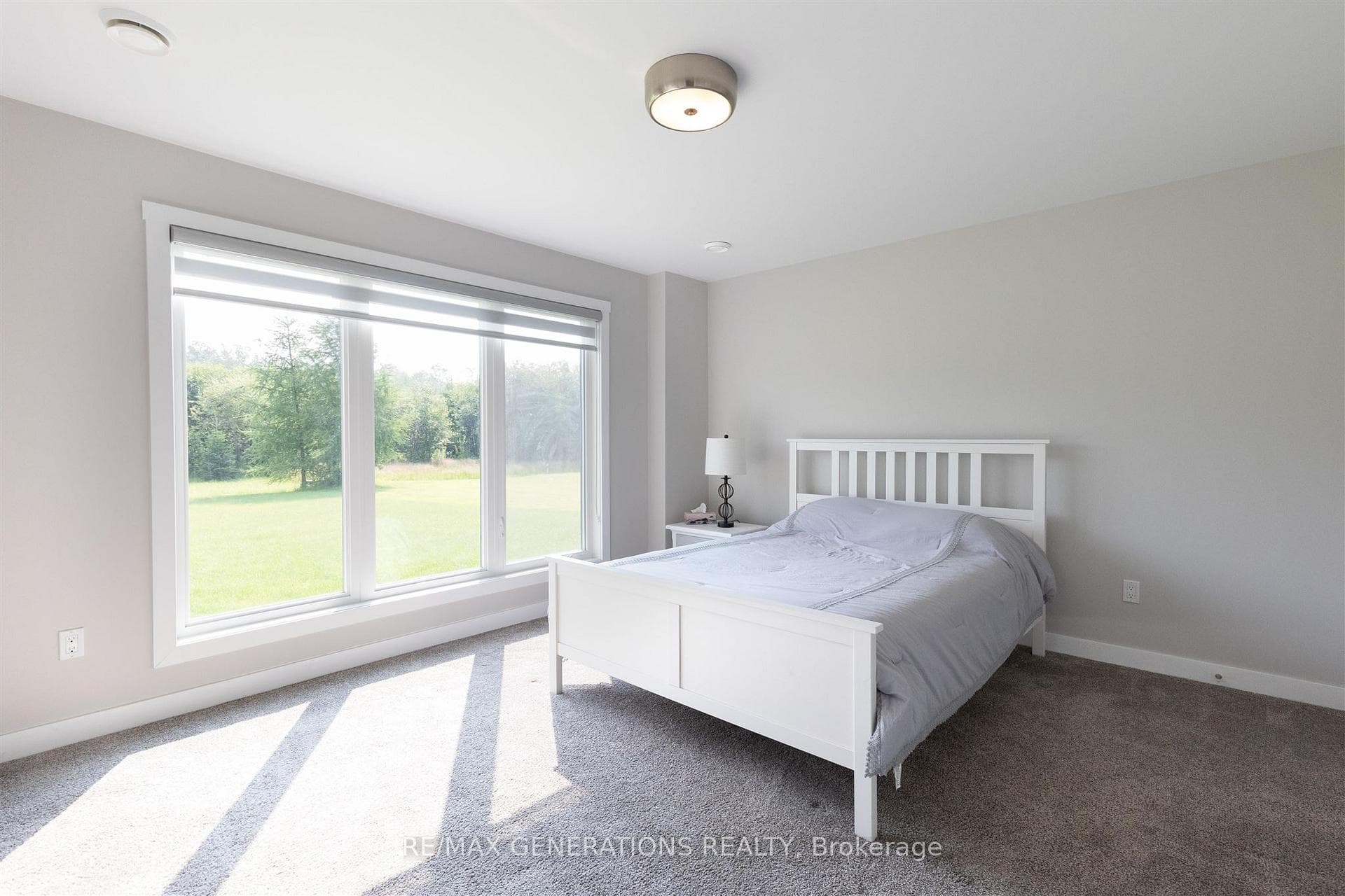 2752 King George's Park Drive photo 14