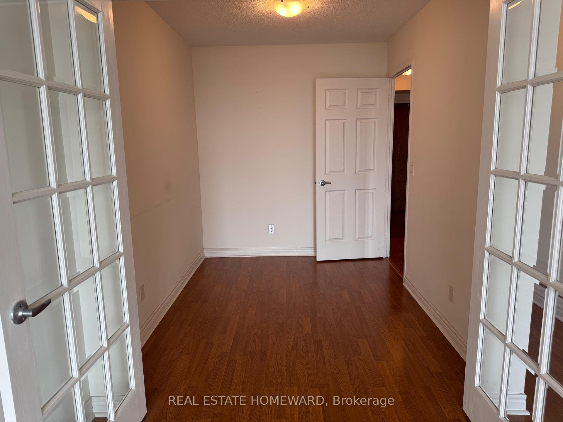 60 Fairfax Crescent Unit 621 photo 13