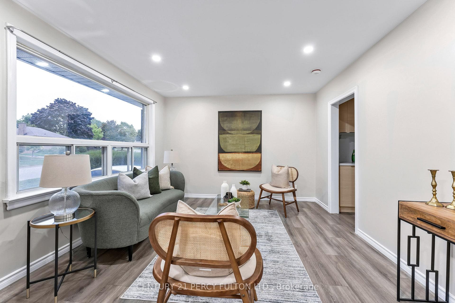 66 Kings Crescent photo 5