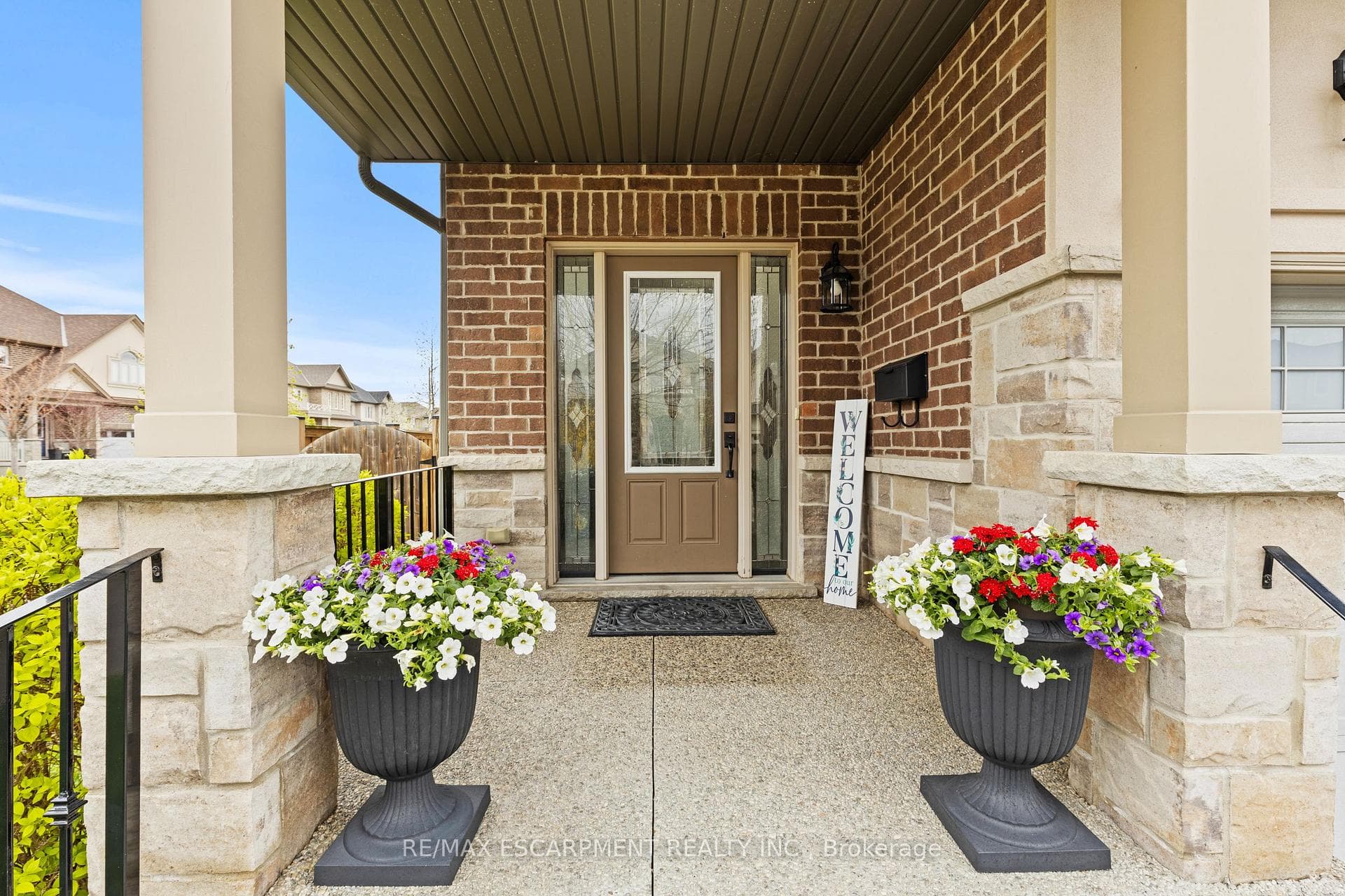 65 Winslow Way photo 5