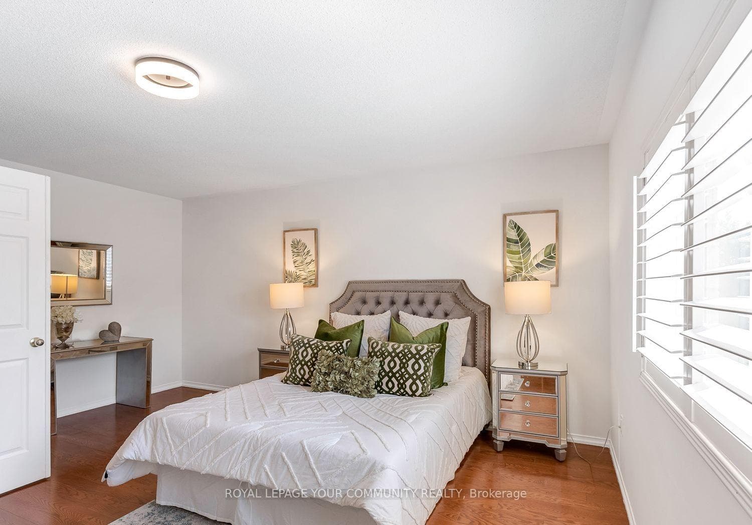 5806 Page Crescent photo 10