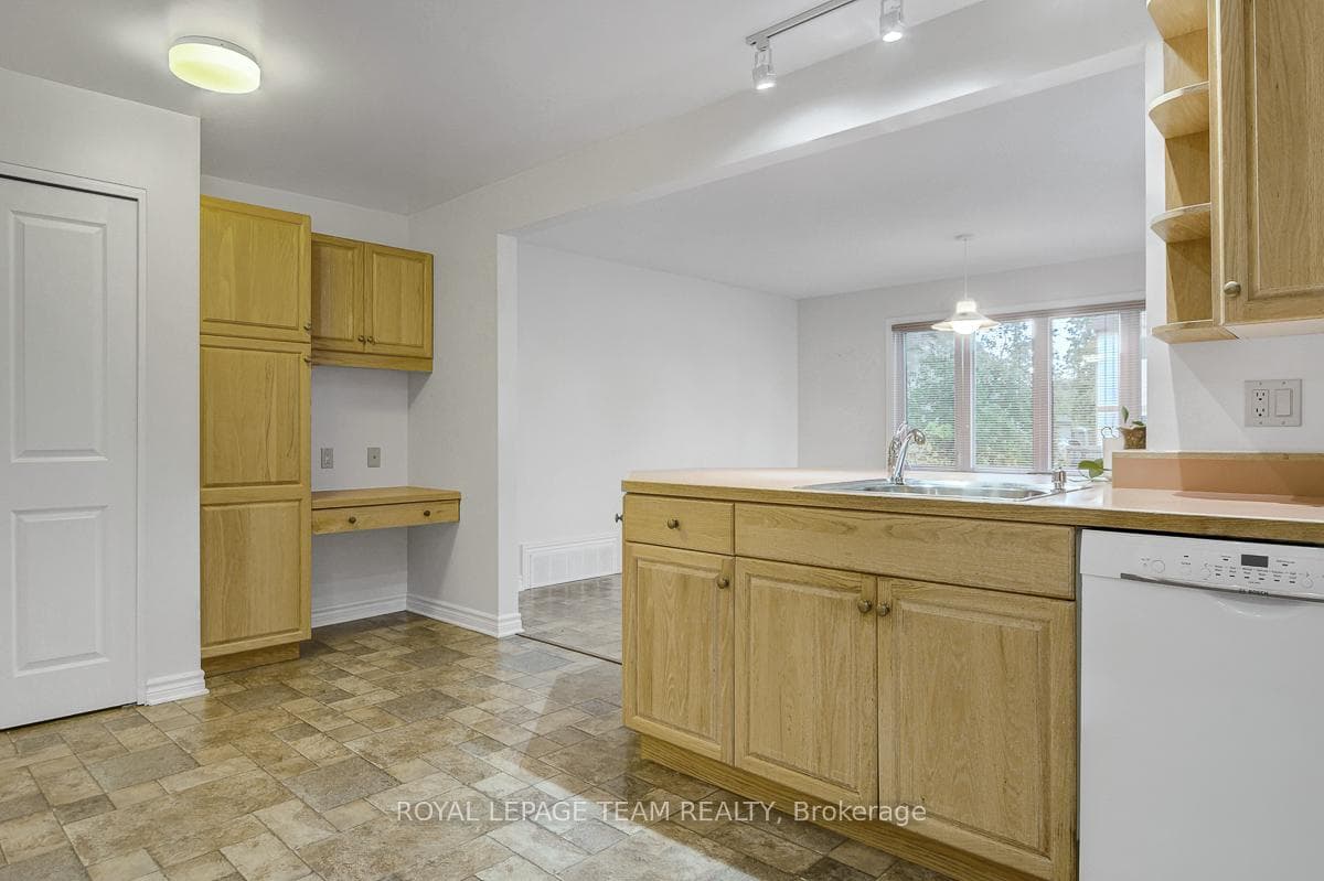 16 Barnstable Drive photo 10