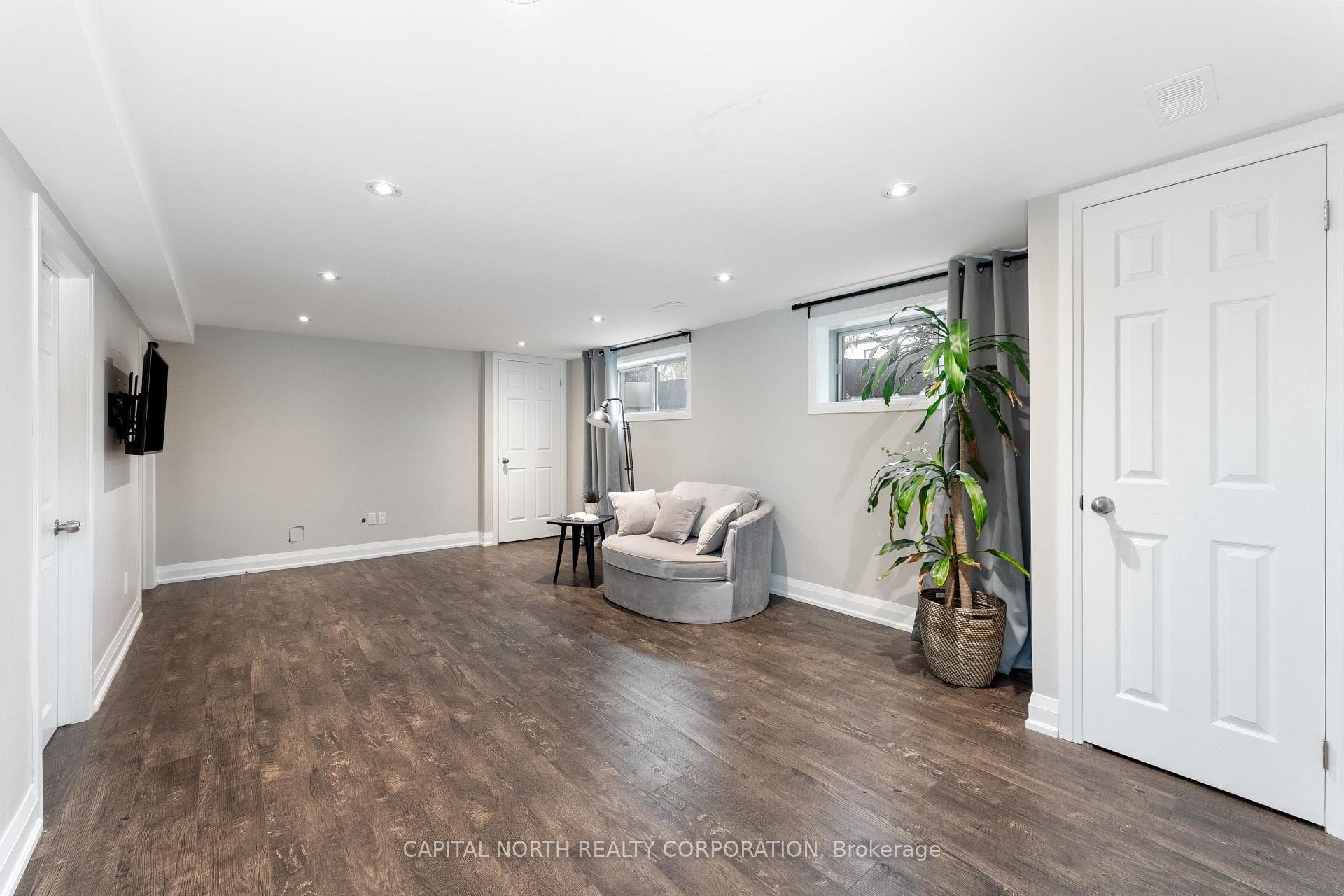 315 Bennet Drive photo 24