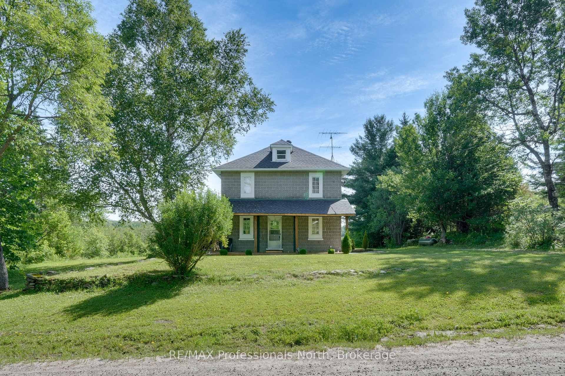 905 Starratt Road photo 2