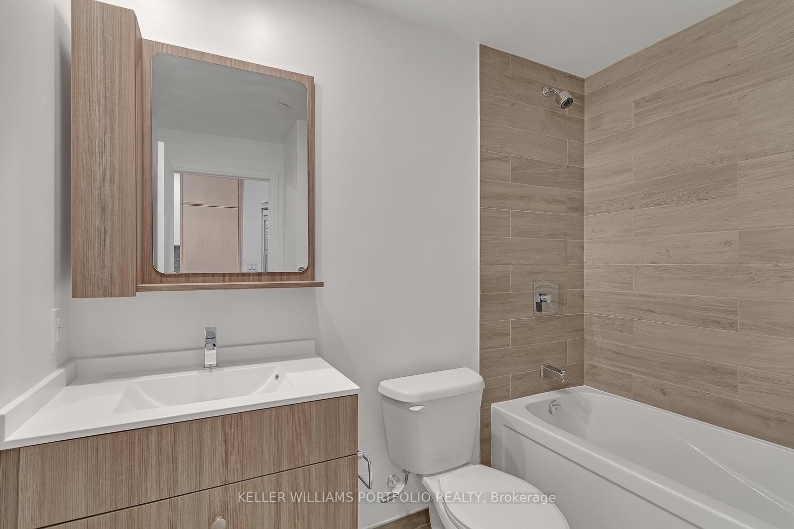 75 Canterbury Place Unit 608 photo 3