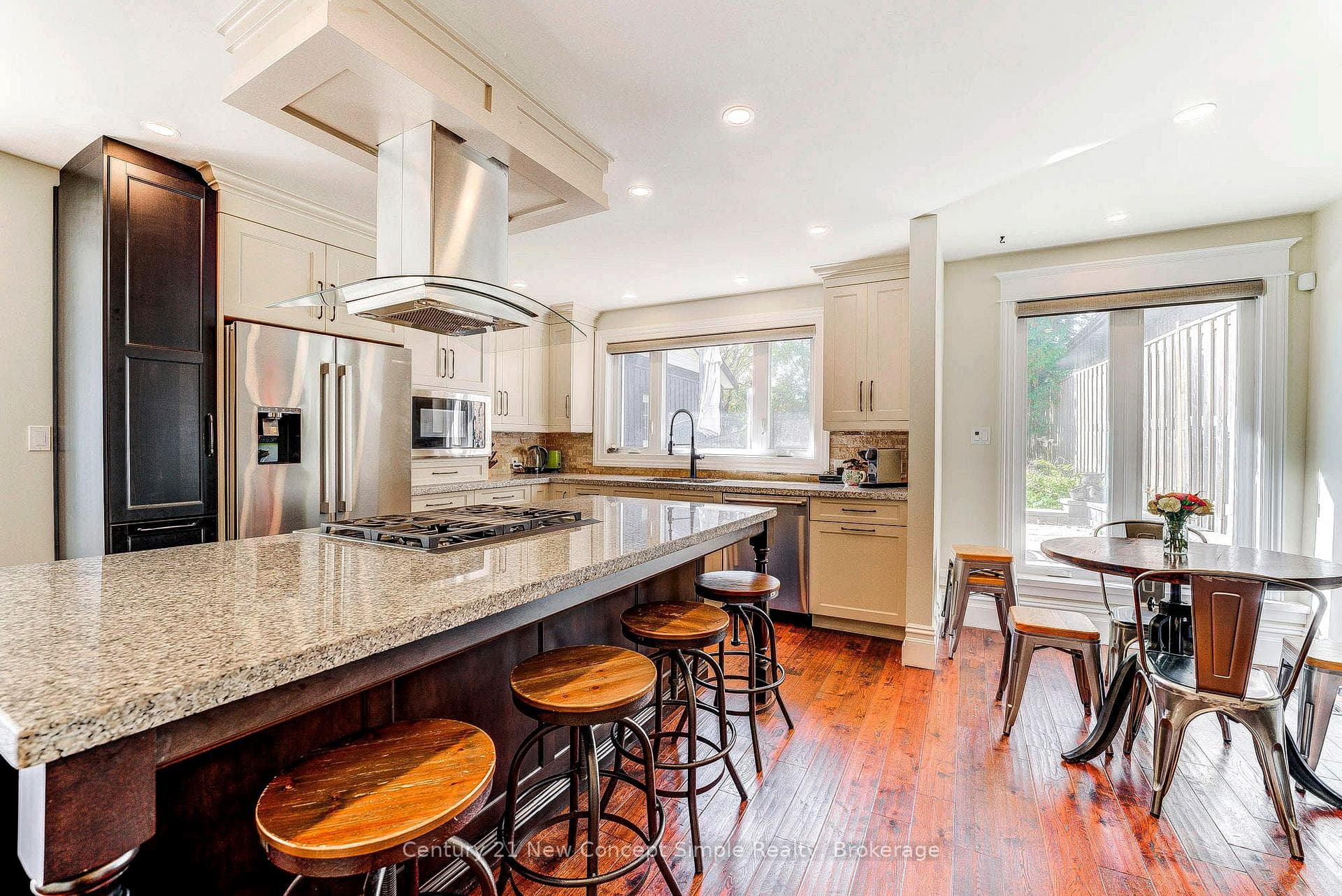 56 Machell Avenue photo 9