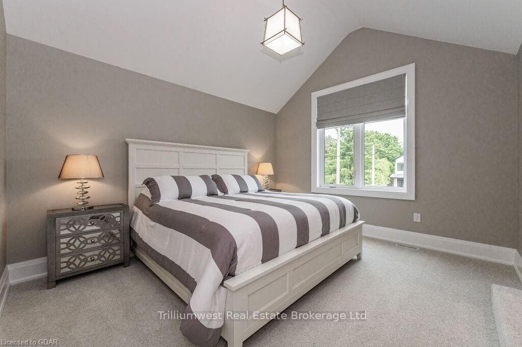 9 KNEVITT Place photo 19