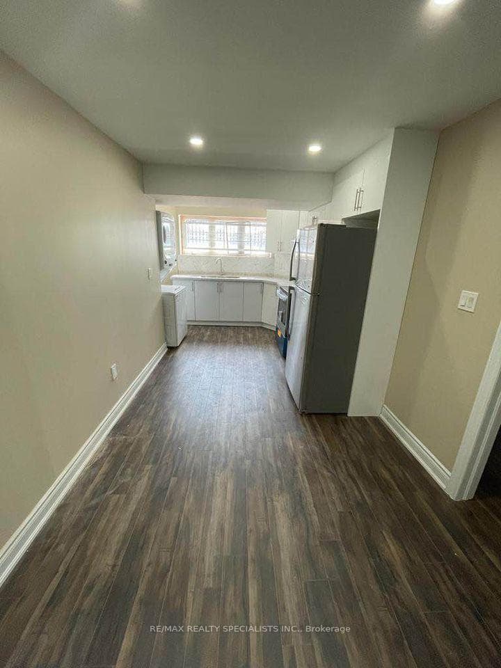 4 Tysonville Circle photo 3