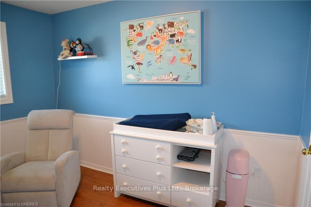 119 FRANCES Avenue photo 27